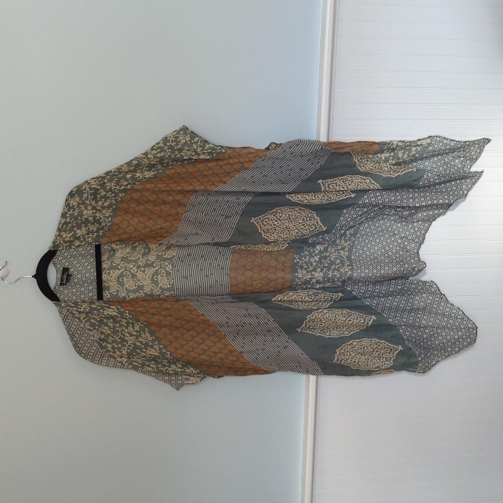 Nicole Miller Green and Gold Scarf Wrap
